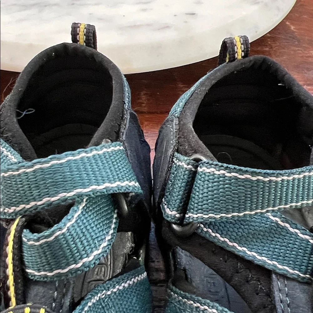 KEEN Newport H2 Waterproof Hiking Trail Hybrid Sandals Blue/Black Big Kids 5